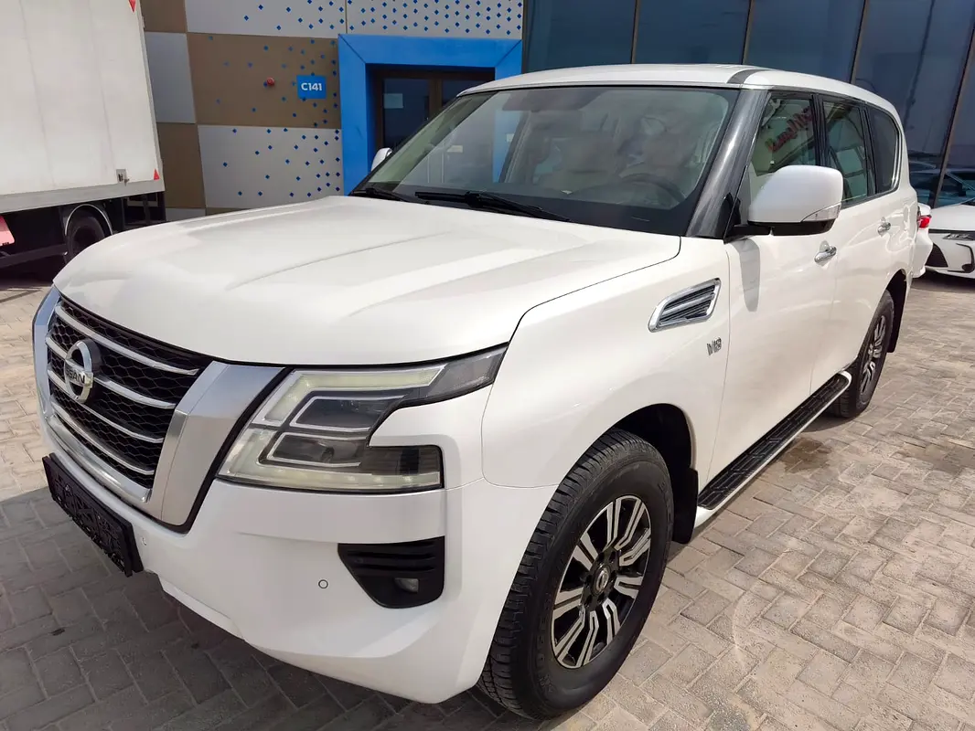 Nissan Patrol 2020 — photo 1 of 20