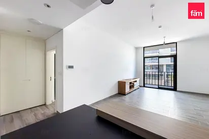 Vacant I Unfurnished I Community View