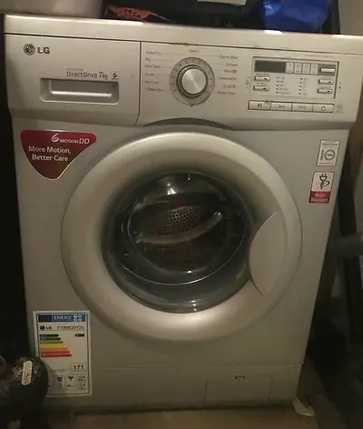 LG Washing Machine, 7 Kg (2 years old) leaving dxb- pick up date:13-16 May- Al Mamzar Dubai area