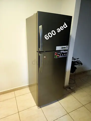 Moving out sale (refrigerator)
Pickup location Sky court Tower B, Dubailand
