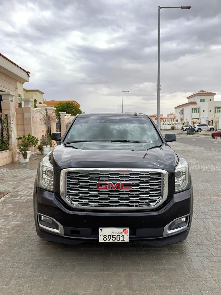 GMC Yukon 2018 — photo 1 of 14