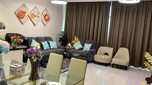 🔥 عرض مذهل | مفروش بتشطيبات فاخرة | شاغر | شقة غرفتين وصالة زاوية | إطلالة على المارينا والمسبح | تصميم فريد | شرفتان | طابق علوي | موقع مميز 🔥
