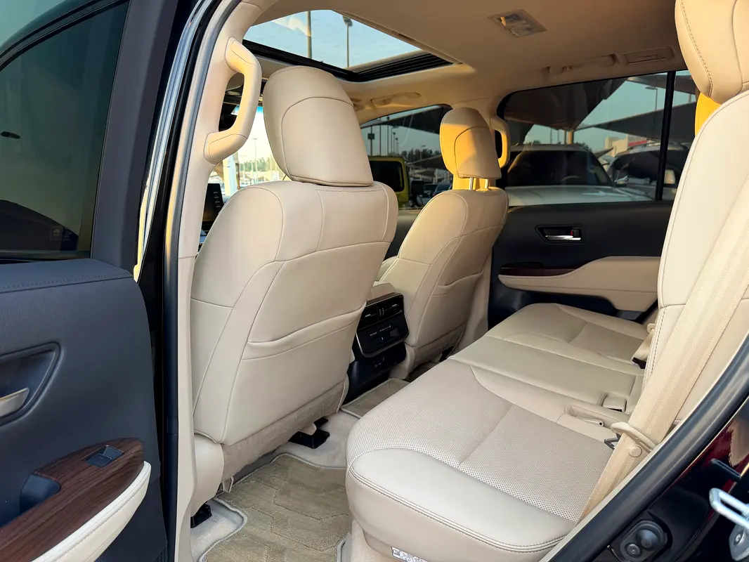 /ar/city-sharjah/cate-car-used-car/toyota-land-cruiser-2024-46l-gxr-petrol-auto-awd-47208366542488576/-8