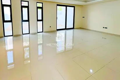 Middle Unit | 3 Bedroom + Maids | Vacant Soon