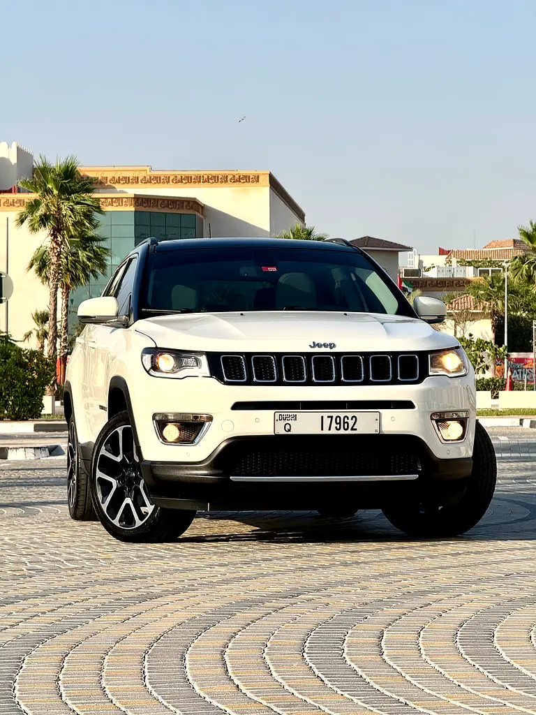 Jeep Compass 2019 — photo 1 of 15