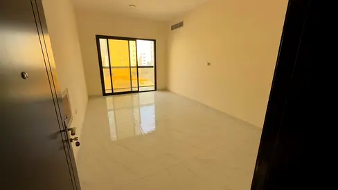 Second tenant - Very large area - Master bedrooms, 3 bathrooms - Central air conditioning - Free ma