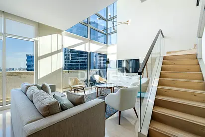 Spacious and Bright Apt with Bay View | Vacant