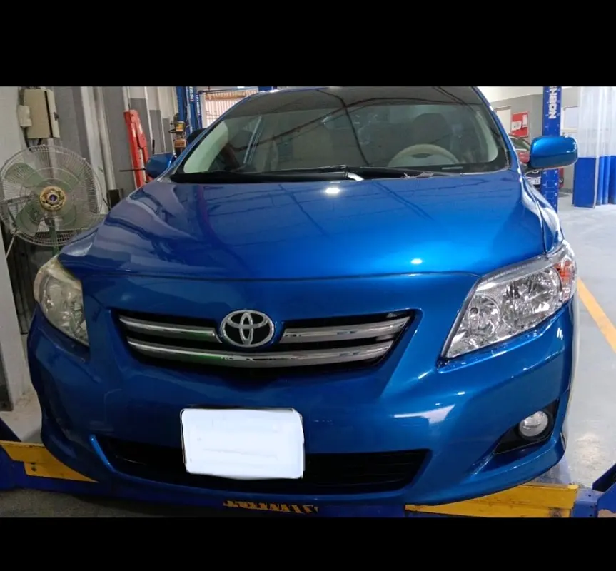 Toyota Corolla 2009 — photo 1 of 6