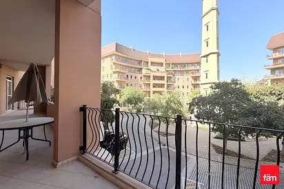 community view , large plot , stunning view