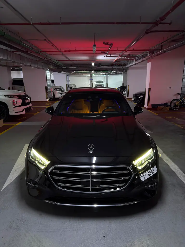 Mercedes-Benz E-Class 2024 — photo 1 of 10