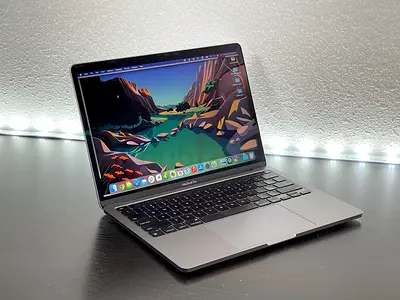 APPLE MACBOOK PRO 13INCHES COREi7 16GB RAMS HIGH SEPCS WITHS LOTS OF SOFTWARES INSTALLED