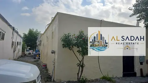 للبيع بيت في الناصرية ٣قسم اول في ٣غرف وصالة ومطبخ قسم ثاني في 3 غرف وصالة ومطبخ قسم الثالث في ٢غرف وصالة ومطبخ مساحة 36000 الف مطلوب في 680000 الف سعر قابل