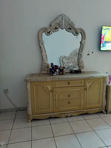 Vintage ornate dresser with matching mirror - cream finish