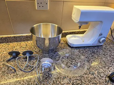 Mounlinex replacement part style Stand Mixer with Bowl and Attachments - Excellent Condition