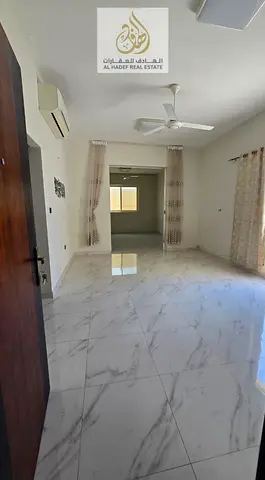 الايجارسنوي عجمان الروضه 3 قريب الشيخ عمارالبنايه عائلات الشقه غرفتين وصاله مع روف كبير تكيف مركزي مطبخ منفصل عائلات3 حمام بلكونه مسبح وجيم مساحات كبي