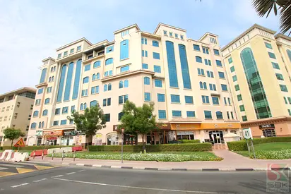 One Month Rent Free-Spacious 2 BR Flat