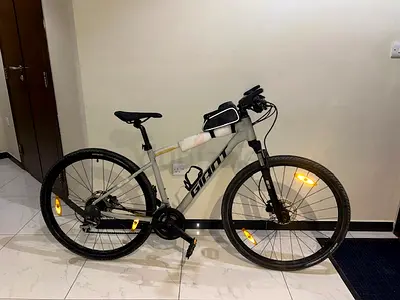 GIANT Roam 3 Hybrid - (AED 2850 Negotiable)