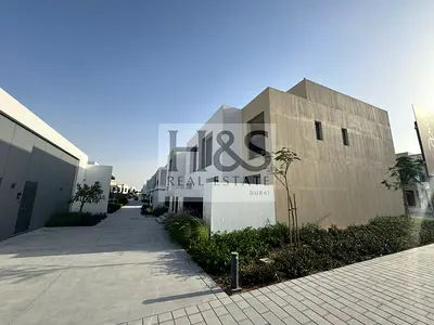 CORNER UNIT | SINGLE ROW | NEXT TO POOL AND GYM