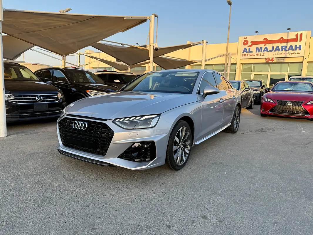Audi A4 2020 — photo 1 of 10