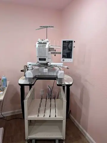 Brother PR650e 6-Needle Embroidery Machine – Excellent Condition – Personal Use Only