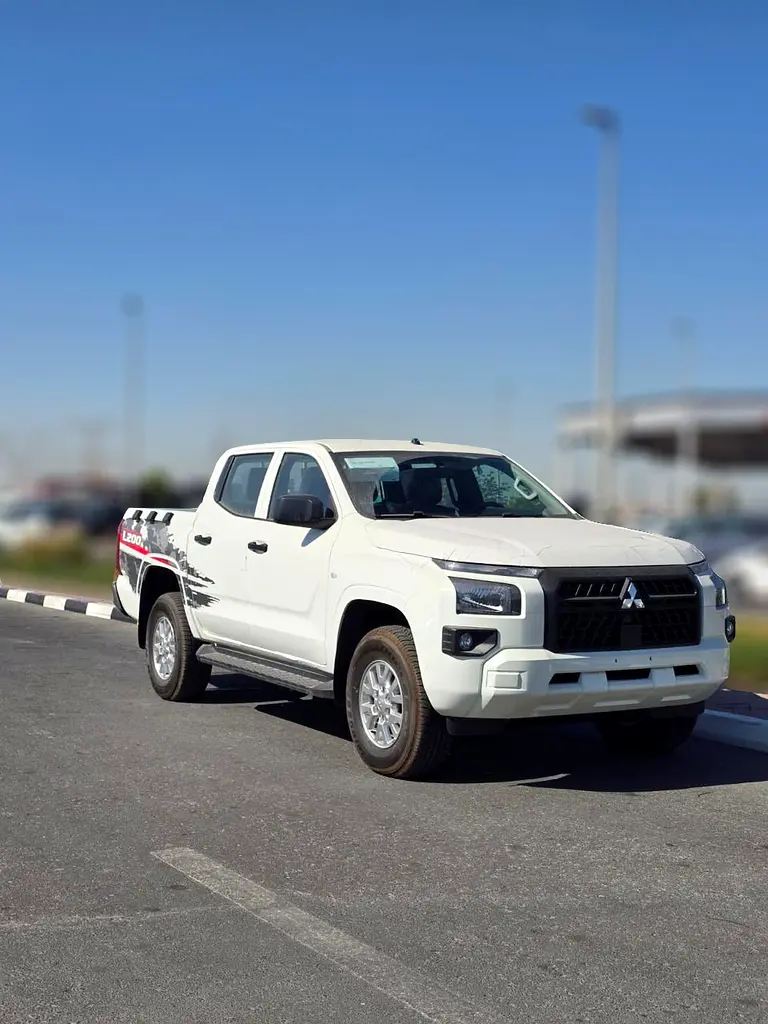 Mitsubishi L200 2026 — photo 1 of 14