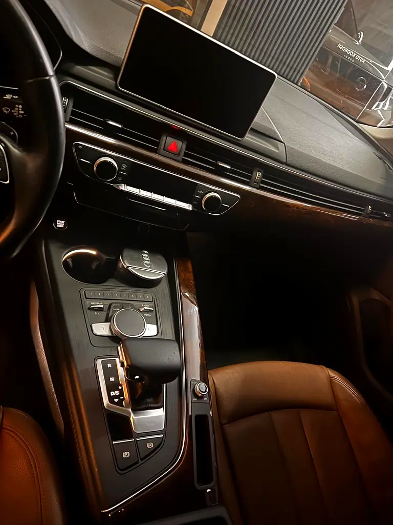 Audi A5 2018 — photo 1 of 10
