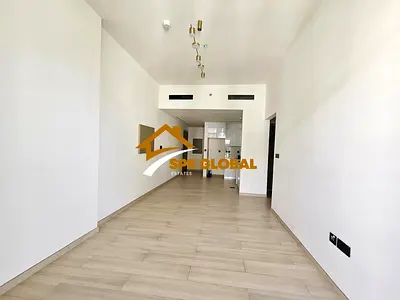 High Floor Corner Unit | Community Views | Fitted Kitchen
