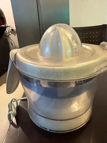 Automatic citrus juicer / Oranges