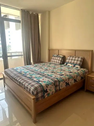 Solid Wood Kingsize Bed, 2 Nightstand Drawers, 1 Dressing  1 Mirror and 1 Gel Memory Foam