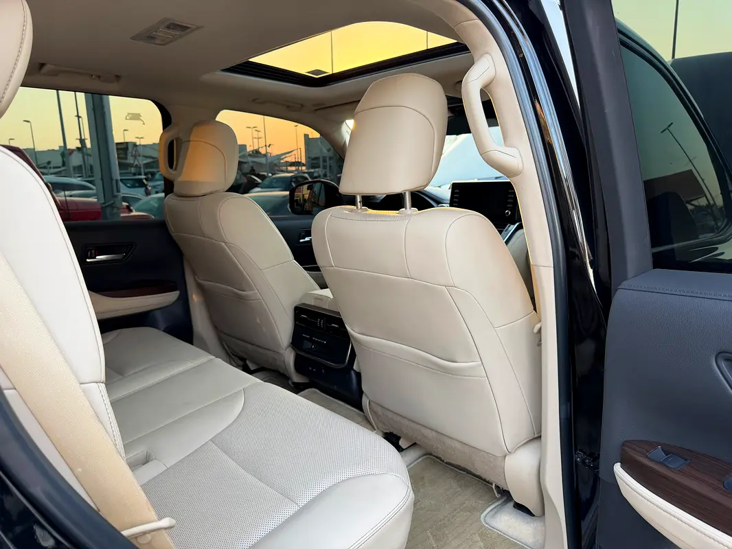 /ar/city-sharjah/cate-car-used-car/toyota-land-cruiser-2024-46l-gxr-petrol-auto-awd-47208366542488576/-13