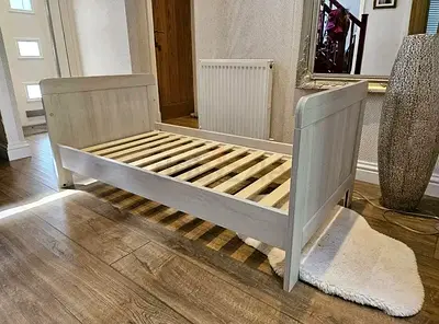 Papas and mamas crib with matress almost new