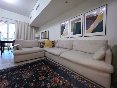 White L-shaped Sectional Sofa - Spacious 4-Seater
