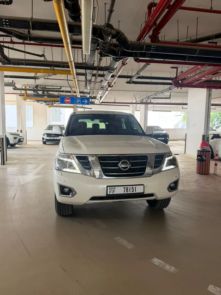 Nissan Patrol 2018 — photo 1 of 14