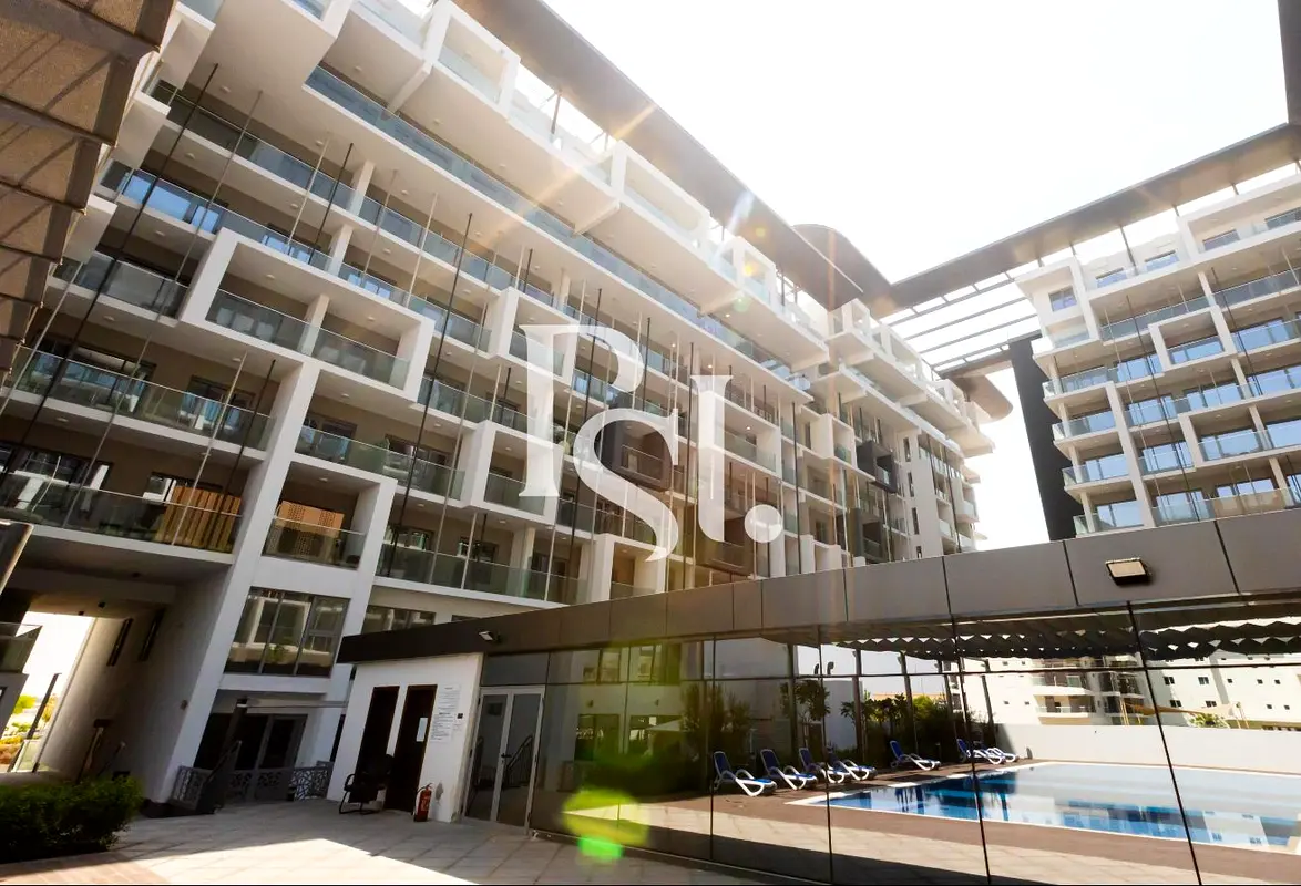 Vacant | End Unit | 4 Masters Bedroom | Furnished