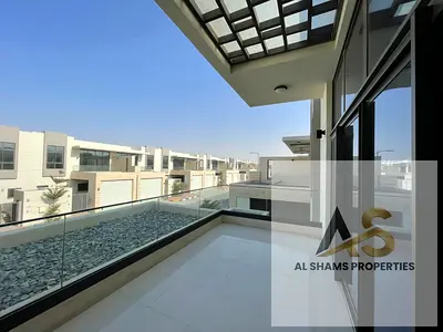 Luxurious 3BR Townhouse / 2 Master Rooms / 4 Covered Parkings