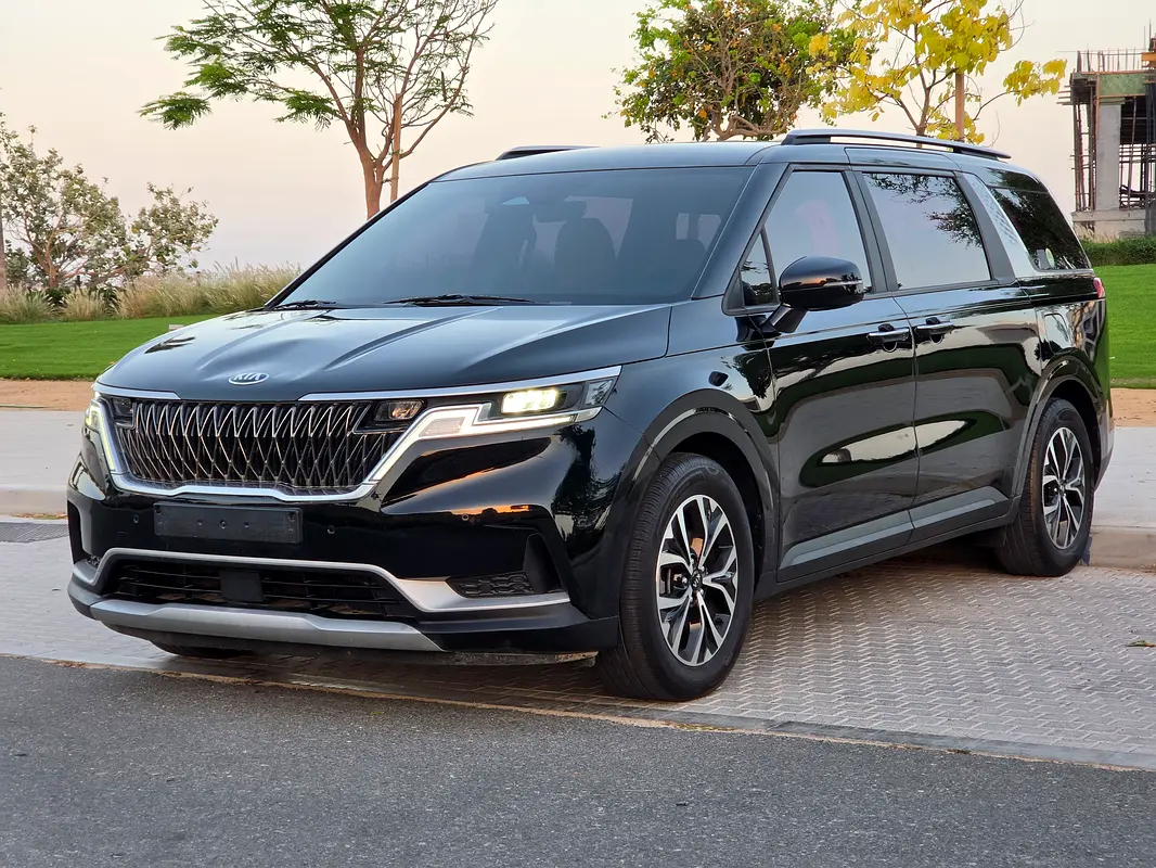 Kia Carnival 2020 — photo 1 of 20
