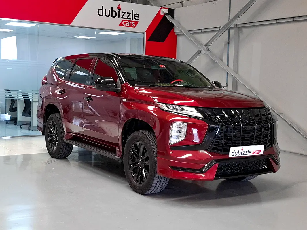 Mitsubishi Montero Sport 2020 — photo 1 of 13