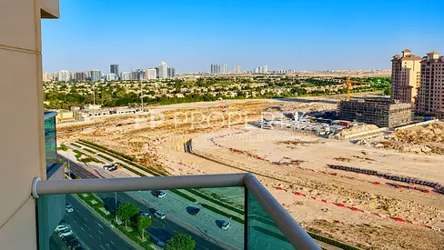 Spacious 499 Sqft | Covered Parking | Golf Estate View