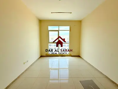 Cheap price and big studio with six cheques payment ready to move