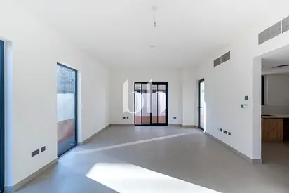 Single Row 3BR | Rent Refund | Prime Investment