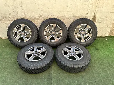 5x original Jeep 17” wheels with Armstrong 245/75R17 AT