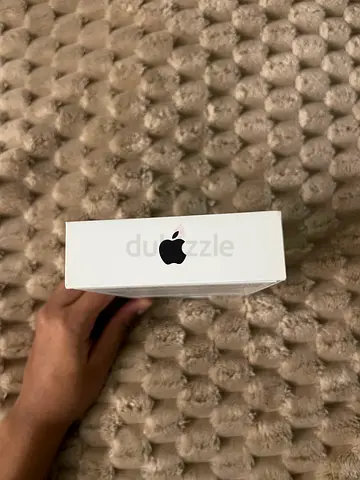 iPhone SE 2020 with box