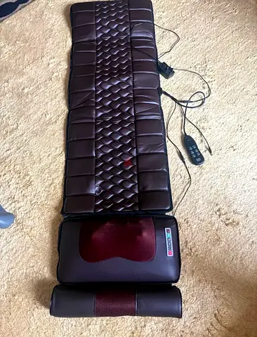 Foldable massager