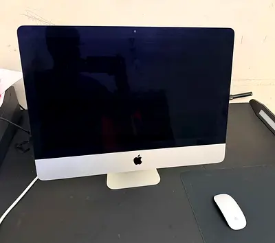 Apple iMac (All-in-One) with Magic Mouse - Good Condition tiny 2 black spots on the screen