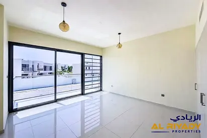 Elegant 6 Bedroom + Maid Corner Villa | Single Row Privacy | Premium Family Living in Acuna Cluster, V2