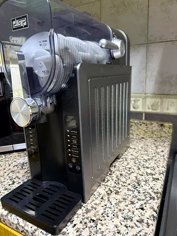 Slush machine