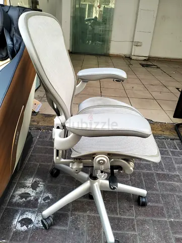 Selling for Herman Miller Areon chair size B and C full loaded available