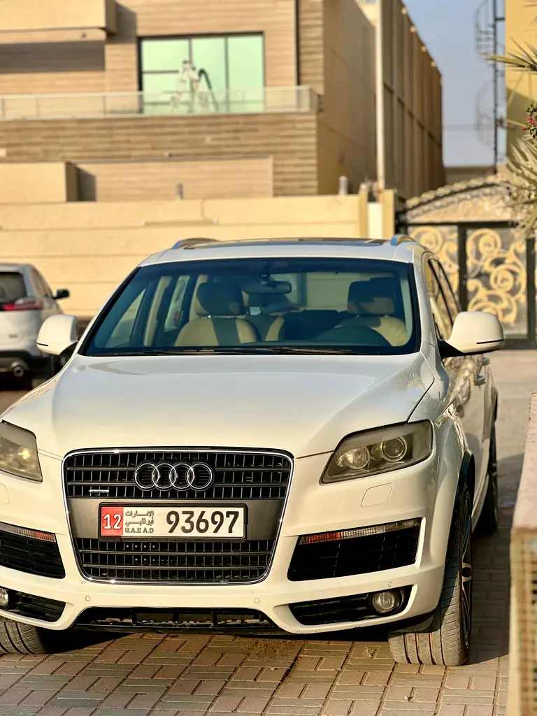 Audi Q7 2009 — photo 1 of 11