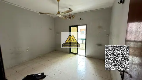 شقة واسعة جداً بأكبر المساحات مع صيانة كاملة قبل التسليم، مناسبة للعائلات وتتميز بموقع حيوي قريب من الكورنيش وسوق الذهب وأبراج الديوان