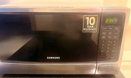 Samsung 40L countertop microwave oven - perfect working condition